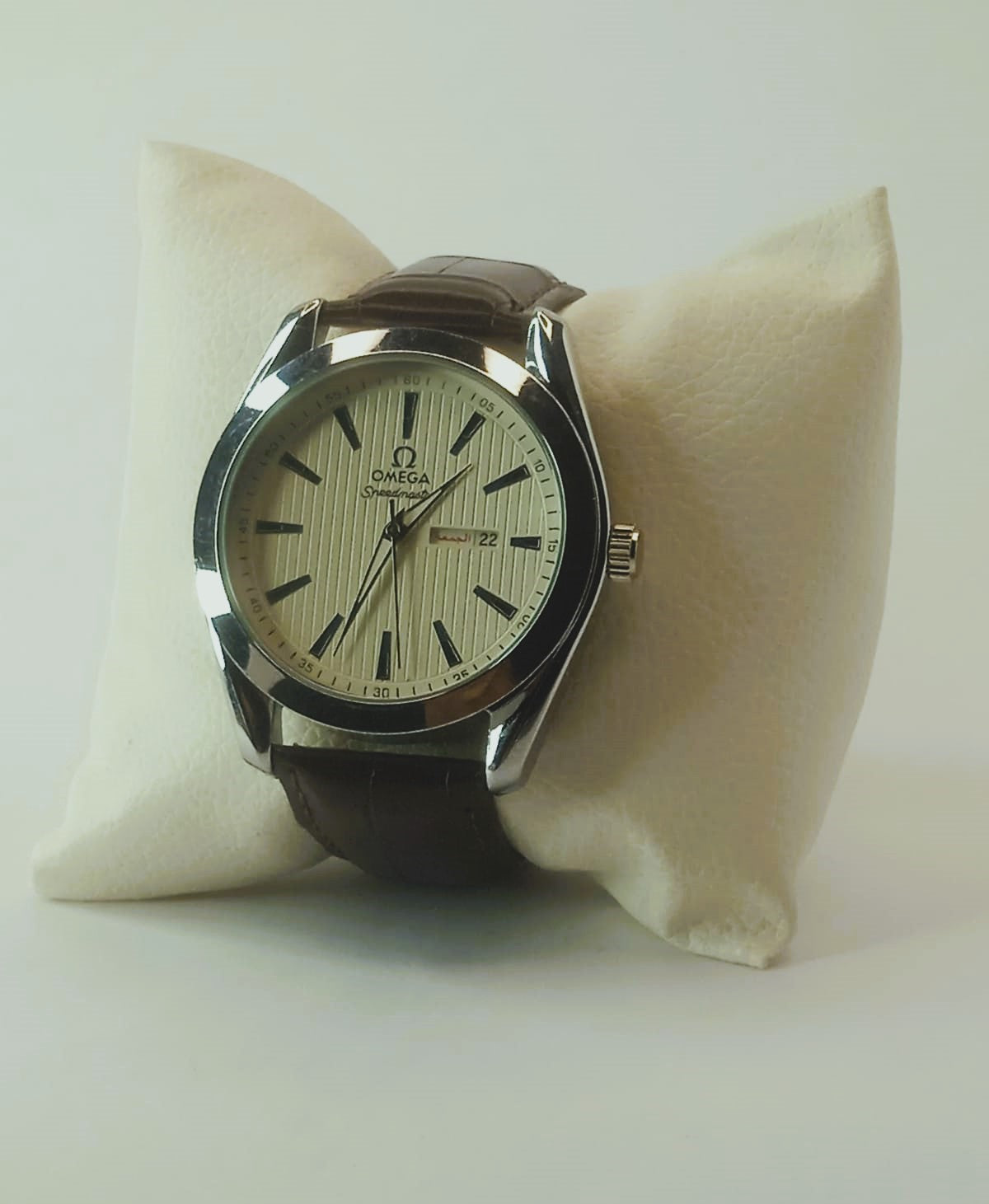 OMEGA ساعه