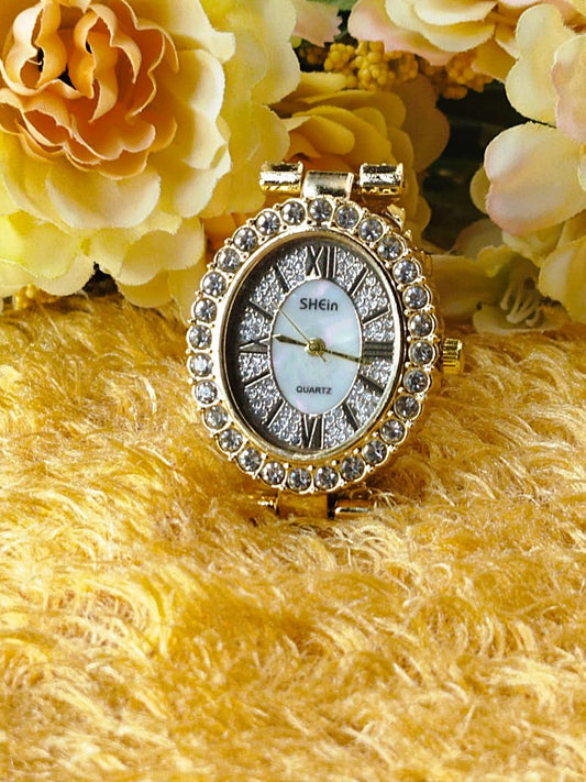 ساعة كوارتز نسائية من SHEIN